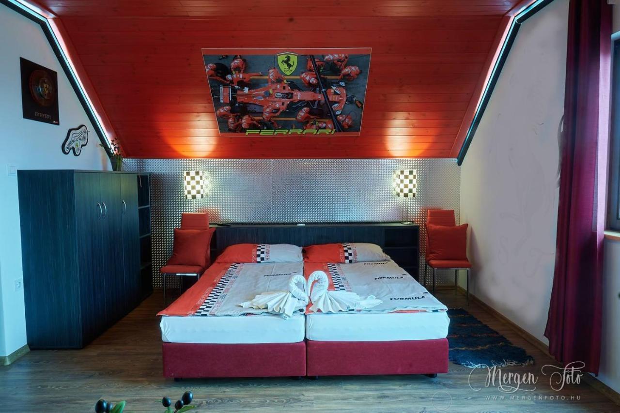 Bed and Breakfast Kamaras Ring House Mogyoród Exterior foto